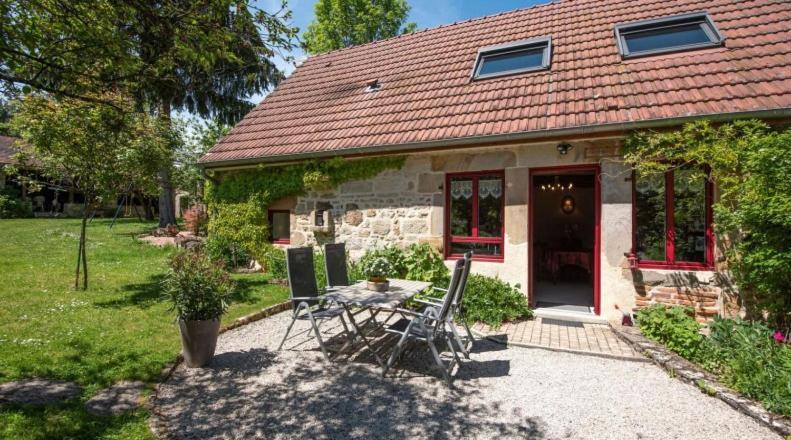 Gite Les Hirondelles Curgy Exterior photo